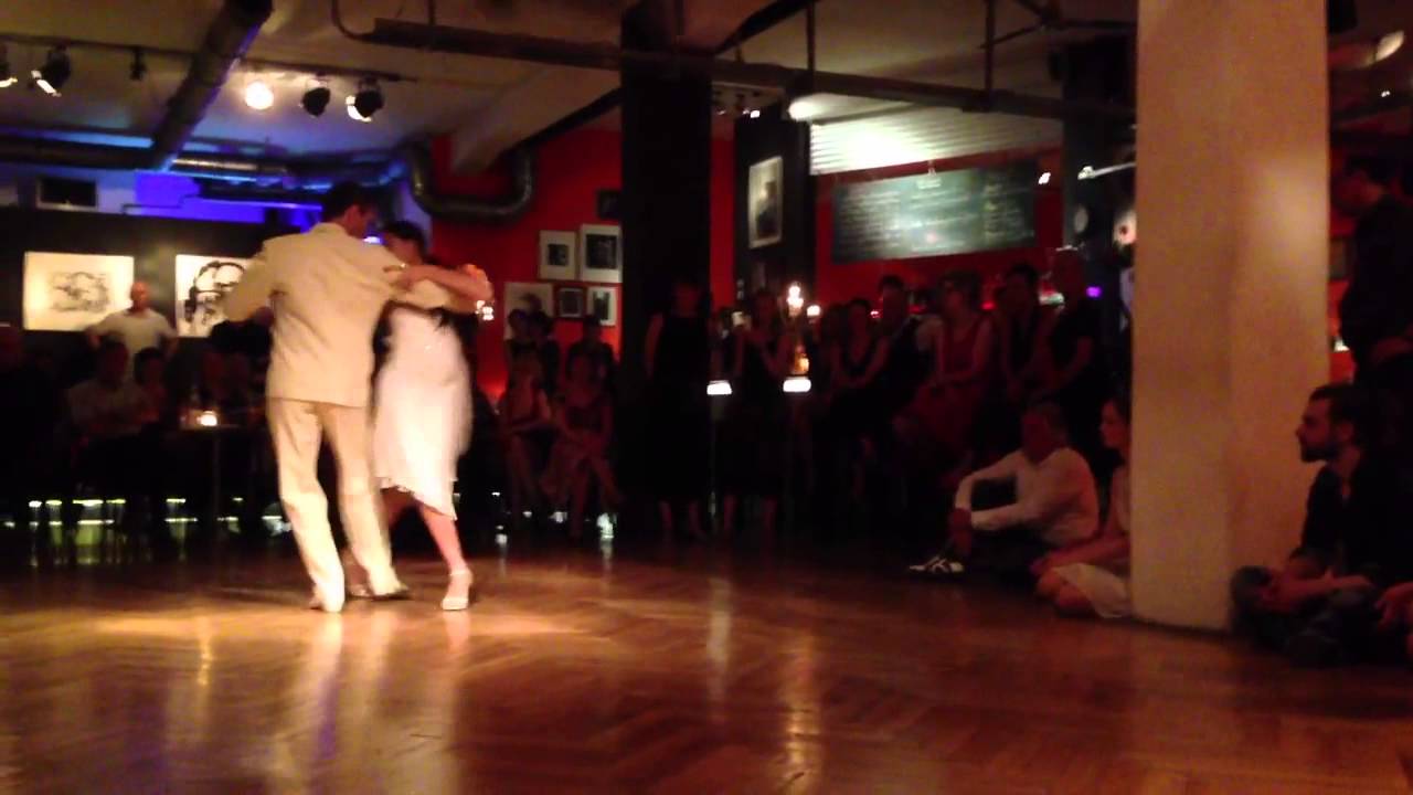 Video thumbnail for Santiago Fina y Samantha Dispari 1/4