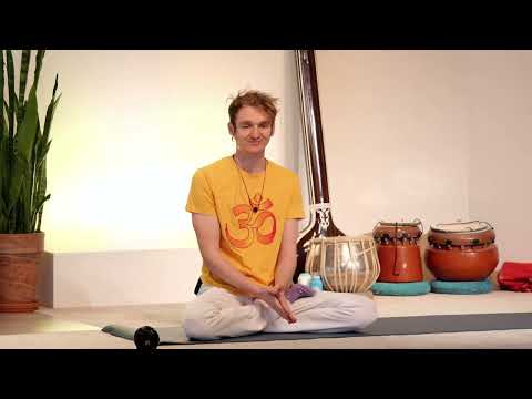 Yoga Mittelstufe mit Patrick - Yoga Vidya Live, 04.03.2023, 09:15 Uhr