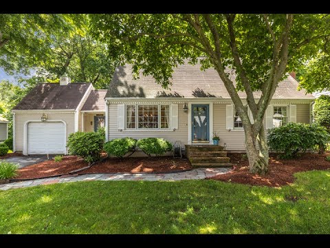 4 Country Club Rd, Stoneham MA - Kathy Platcow - Tel 781-635-7260