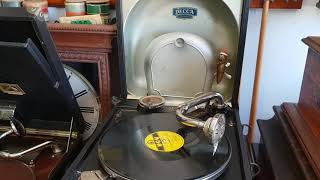 I&#39;ve Been Working On The Railroad. Decca 66. Swing Version.