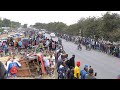 TUKIO LA AJABU ARUSHA JAMAA APIGWA NA KUANGUSHWA NA BAJAJI MARA TATU KISA SUBARU