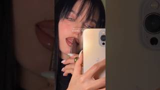 флиртует с каждым