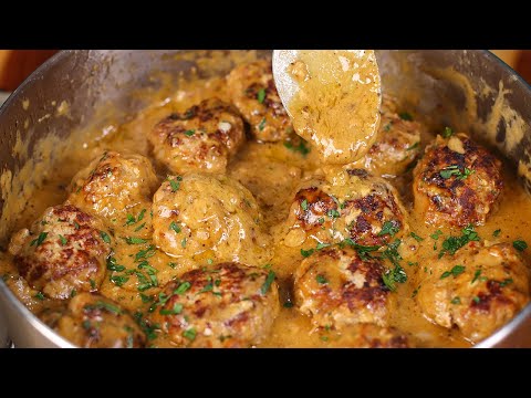 Swedish Meatballs in Cream Sauce with Mashed Potatoes