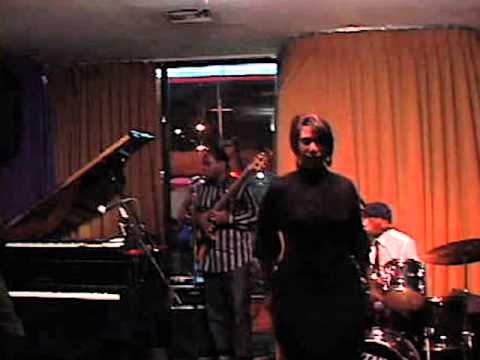 DIHANN MOORE SINGS ROUTE 66 !!!