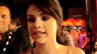 Selena Gomez Dances To Katy Perry Hot &#39;N&#39; Cold