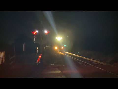 *2 KILOMETER LONG FREIGHT TRAIN* the SCT Intermodal speeding through Little River at night