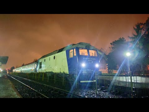 🌌 GM 64-1300-4 cu R-E 4005 Cluj Napoca-Baia Mare sosește în stația Baia Mare 🌌