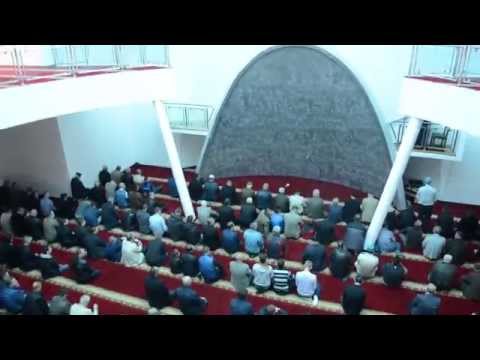 1 Dzuma namaz u gradskoj Dzamiji Bihac 2015