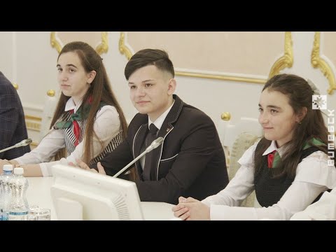 Николай Шерстнёв вручил паспорта талантливым школьникам (15.03.2021)
