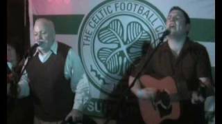 Derek Warfield & The Young Wolfe Tones Live - Come out Ye Black and Tans