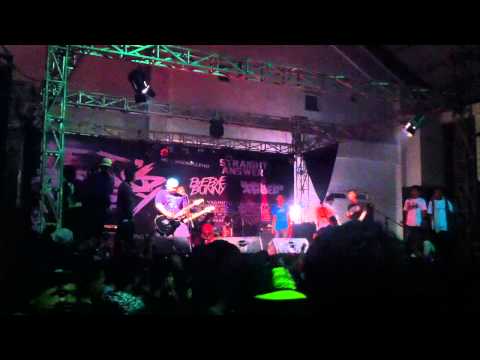 STRAIGHT ANSWER - Menolak Tunduk live at GOR Tigaraksa Tanggerang 2013