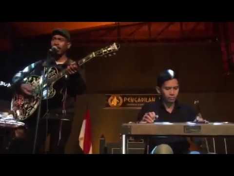 Iksan skuter"pengadilan musik"(live session)