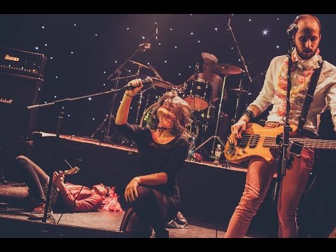 Respect Your Mom - Anny Morr (Official LIVE video)