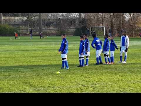 Voor de wedstrijd RVVH JO11-3 - LMO JO11-2 op 3-12-2016