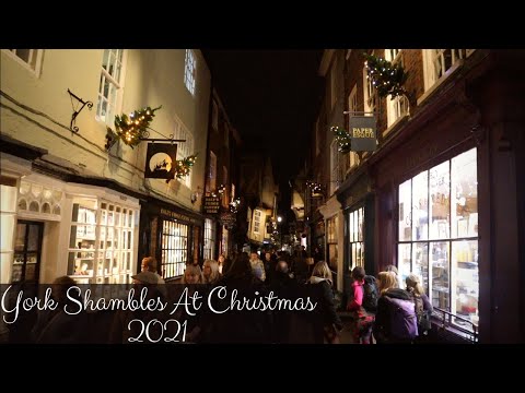 The Shambles In York At Christmas | The Potions Cauldron, The York Ghost Merchants + More!