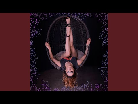 Video thumbnail for Don’t Lose Ur Head (From ”Six”)