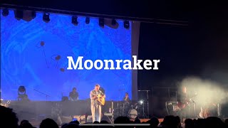 Kadr z teledysku Moonraker tekst piosenki Ben Howard