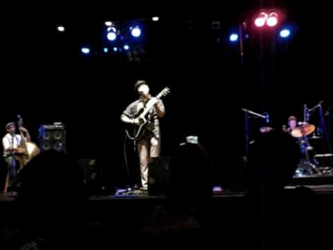 Fernando Anitelli Trio - Eu não sei na verdade quem eu sou.MOV