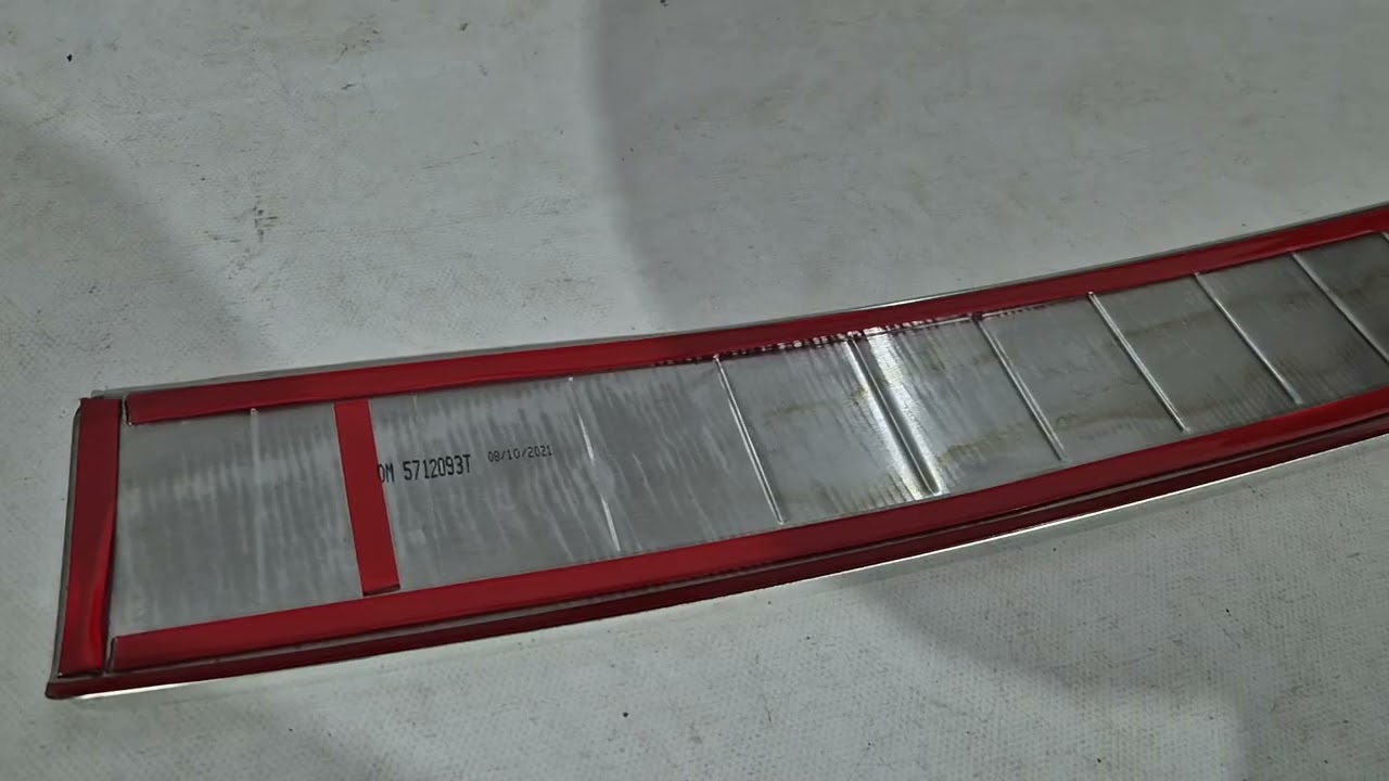 Peugeot 5008 2009-2016 рр. Накладка на задній бампер OmsaLine (нерж) Video 1