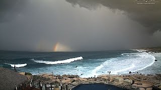preview picture of video 'Huracán Marie y un Arco Iris amaneciendo en Cabo San Lucas 25/8/14'