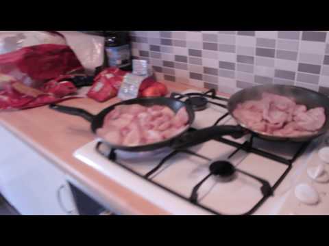 now thats a bacon sarnie with Ashcroft Pupps and Snoopa