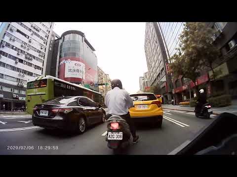 Seção 4, Nanjing East Road, cidade de Taipei, Taiwan 20220424