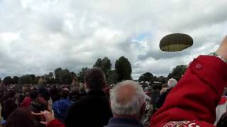 preview picture of video 'parachutages st mere eglise 2009 2'