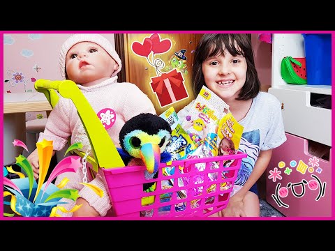 In edicola col carrello e la bambola reborn! 😄