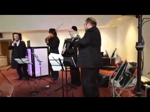 Cantor Yaakov "Yanky" Lemmer singing Yiddish Pot Pourri