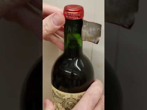 LeDomduVin: Petrus 1966 with a broken cork inside the bottle (inspection) 1/2