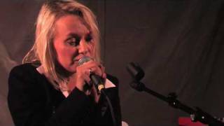 Louise Hoffsten sjunger På andra sidan Vättern