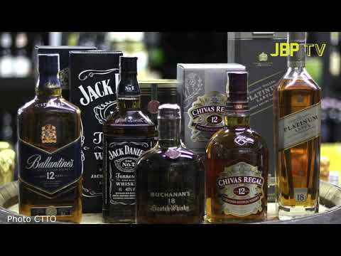 Bote ng Alak na Gawa sa Gold At Diamond