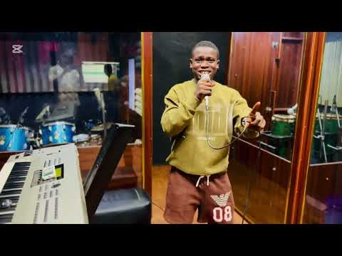 Osinachi Galadima with a new track. || Mmili Enwe ilo.