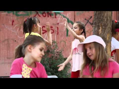 02 picirruket nuk po rrihet ne qytet YouTube sharing