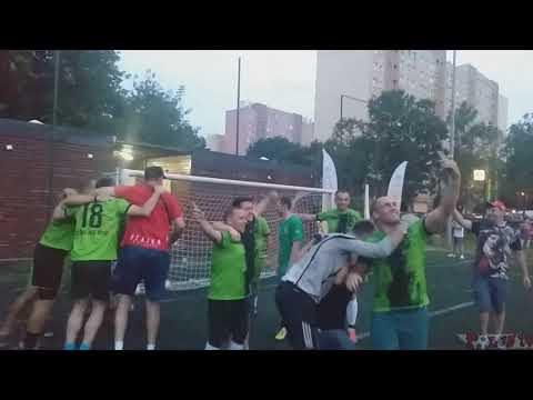 Świętowanie Mistrzostwa Miniligi 2020 przez Za Słabych Na B Klase