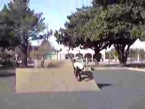 2007.01.07 Maya Skateboarding in Rengstorff Park
