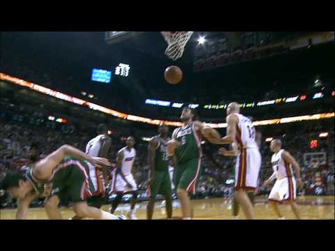 D-Wade pulls a Blake Griffin with this amazing put-back