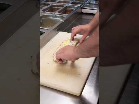 MUNDFEIN Pizzateig in der MUNDFEIN Pizzawerkstatt frisch zubereitet und zu leckerer MUNDFEIN Pizza gebacken