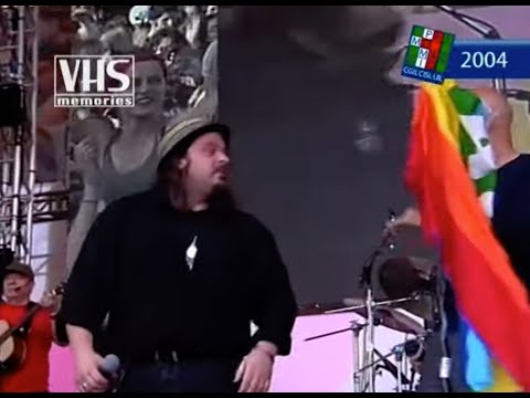 Modena City Ramblers ft. Claudio Bisio. Bella Ciao. Live Primo Maggio 2004