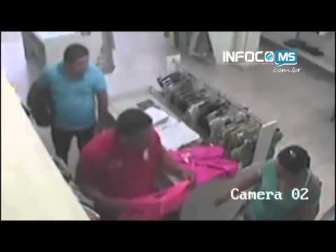 TV INFOCOMS - TRIO FURTA LOJA DE ROUPAS NO CENTRO DE CAMAPUÃ