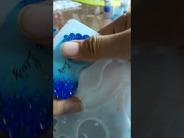 Vídeo relacionado con Genérico Precioso tema resina llavero colgante para llaves mochilas monederos accesorio de adulto niño regalo suministro llavero