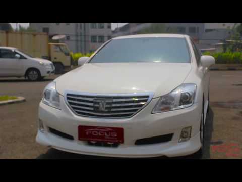 TOYOTA CROWN 3.0 ROYAL SALOON