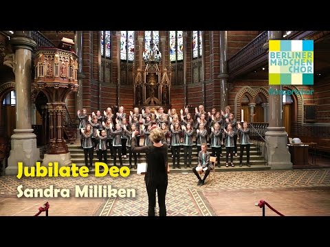 Jubilate Deo (Sandra Milliken) | Berliner Mädchenchor: SSAA and (body)percussion | Lund/Sweden