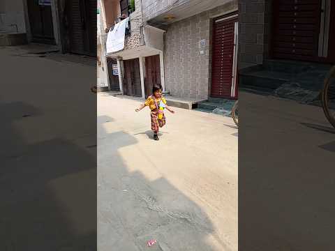 Hadeel ne Ice cream 🍦ke liye road pr hi zidd kar liya#shortsvideo #cutebaby