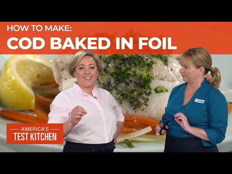 How to Make Cod Baked in Foil with Leeks and Carrots