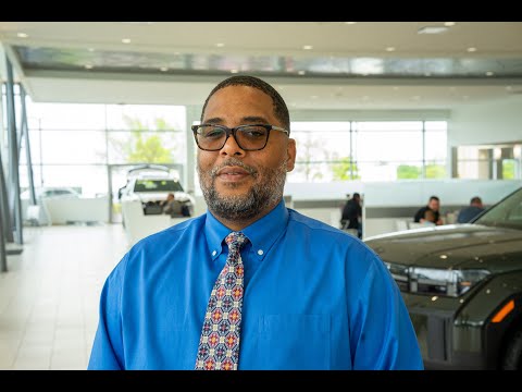 Service Manager Donnie Demby