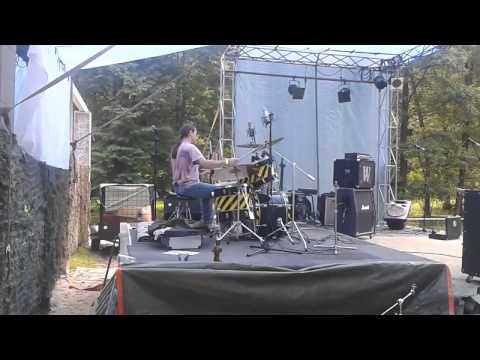 Binarydivision - Binary Division // Když už tak FEST