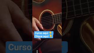 Aula de violão com ritmo batida