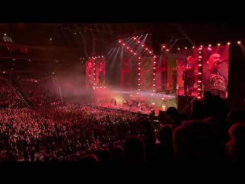 Úvod koncertu - Kotle, Běžící pás, Lásko - Divokej Bill 25 let (O2 Arena)