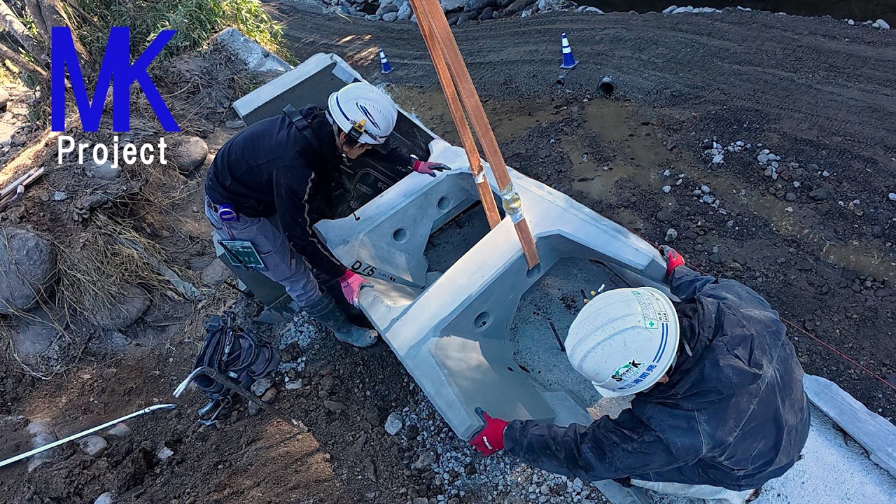 崩壊した護岸の復旧過程 ／ 砕石敷き込み・胴込コンクリート打設・ブロック据え付け【災害復旧 POV】#2